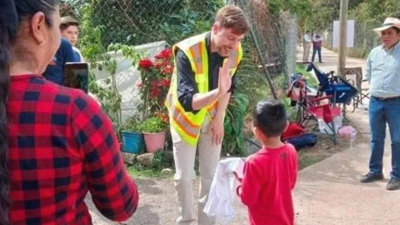 La aparición de MrBeast en una comunidad mexiquense desató teorías sobre una posible grabación especial. / RS