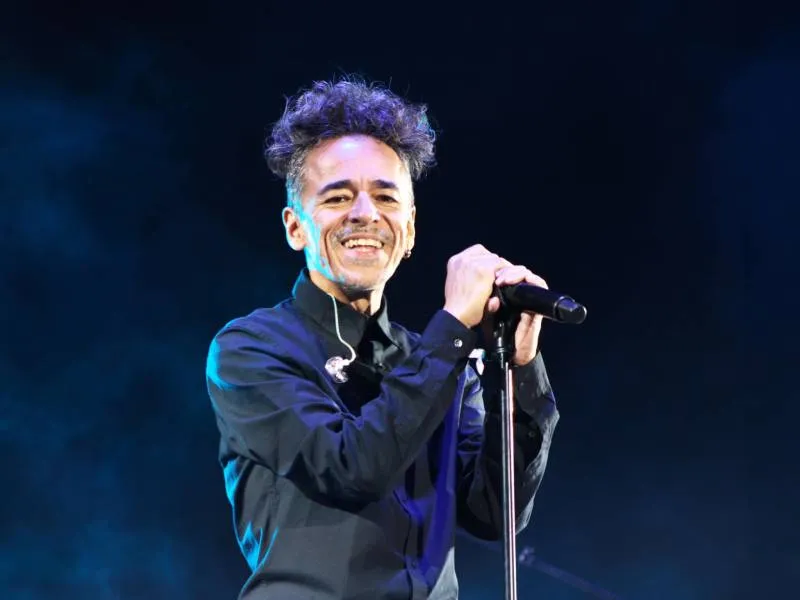 Albarrán mencionó que no quería que la música del grupo contribuyera, a través de regalías, a financiar guerras. / FB: Café Tacvba Oficial