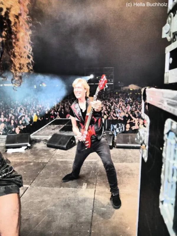 FB: Francis Buchholz