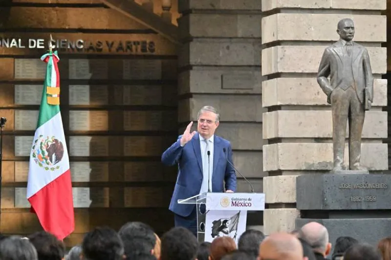 La relación de Marcelo Ebrard con el fandom del K‑Pop ha sido bien recibida por los seguidores mexicanos de BTS. / FB: Marcelo Ebrard