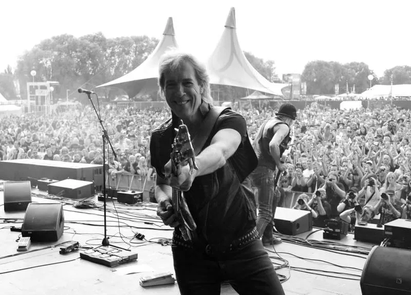 FB: Francis Buchholz