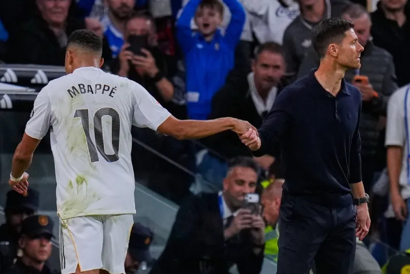 La salida de Xabi Alonso | AP