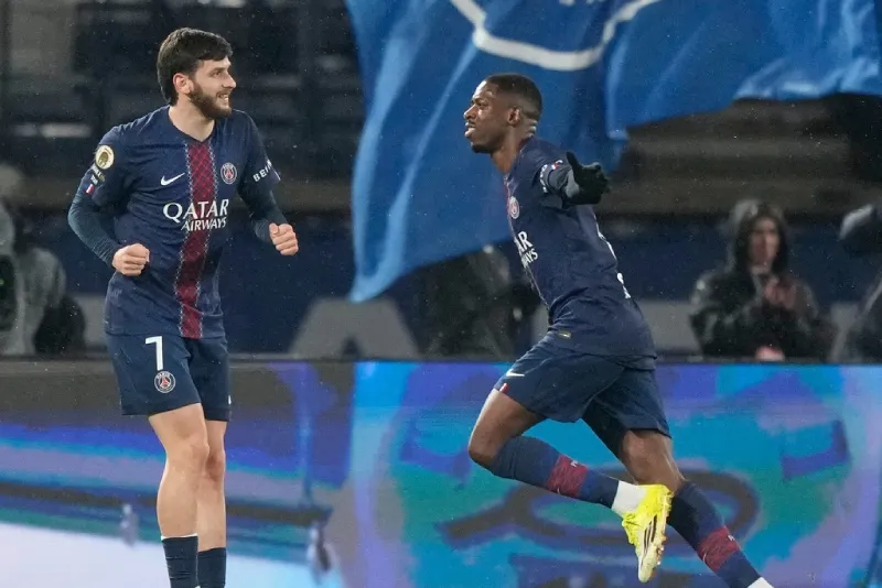 Dembélé en festejo de gol con PSG