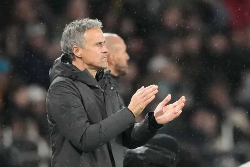 Defendió al futbolista