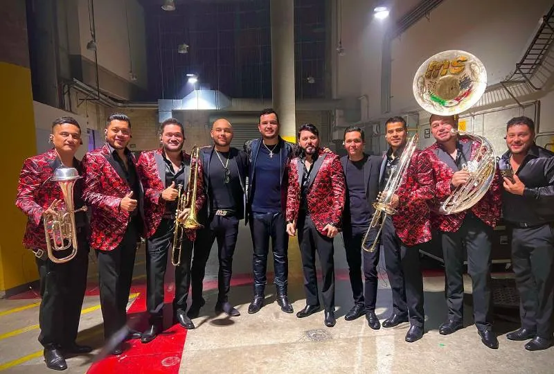 Gerson (cuarto de izq. a der.) formaba parte de La Banda MS desde hace un tiempo/IG: @gersonleos04
