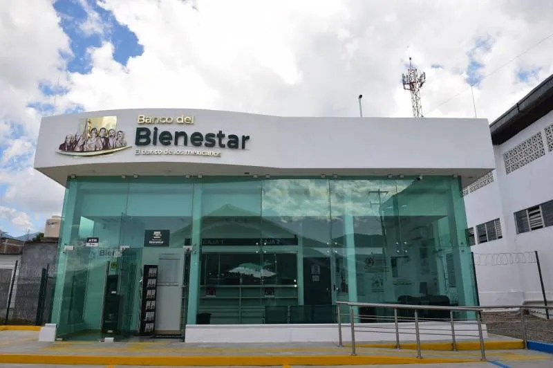 La entrega del recurso se realiza de forma escalonada para evitar aglomeraciones. / Programas para el Bienestar