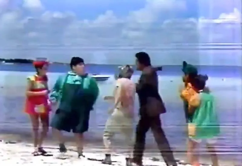 El capítulo fue grabado en playas de Cancún con la temática de la escuelita/X: @ForumChaves