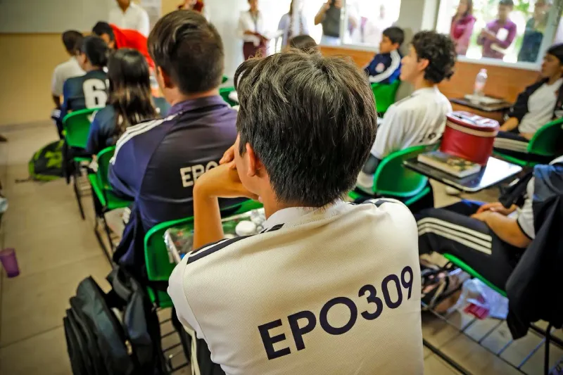 Los alumnos de educación básica podrán tomar clases en línea / FB: @educacionEdomex