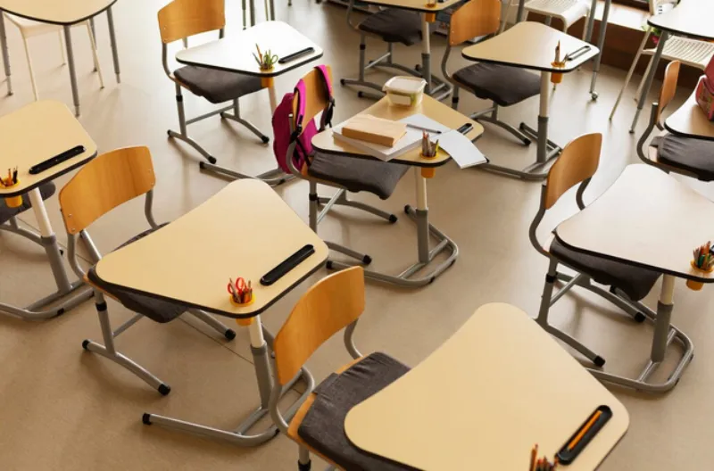 Las escuelas quedarán vacías hasta que el clima mejore / FREEPIK