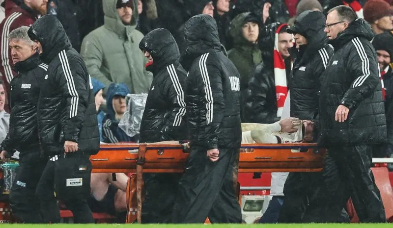 Bradley sale en camilla