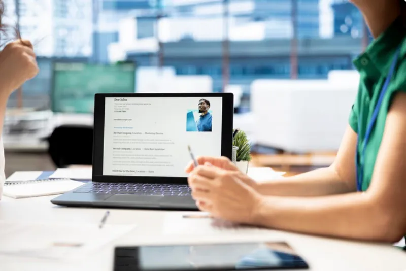 Desconfía de este tipo de llamadas o mensajes de WhatsApp / FREEPIK