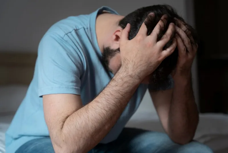 Frases como “estoy depre” o “ando bajoneado”, pueden complicarse / FREEPIK