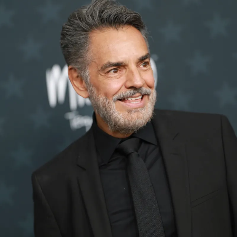 El comediante aceptó de nuevo el personaje pero a su modo / FB: @EugenioDerbezTV