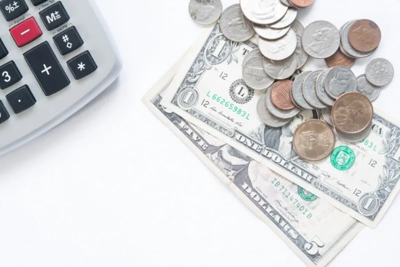 Los expertos financieros esperan una jornada tranquila / FREEPIK