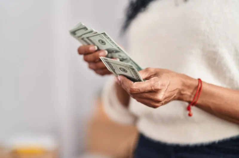 El peso se mantiene fuerte frente al dólar este día / FREEPIK