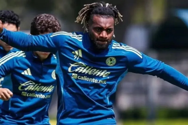 El francés se ha quejado de Jardine tras no se titular ante Pachuca | MEXSPORT