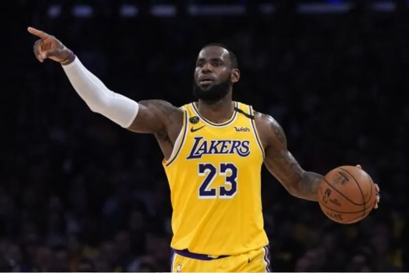 LeBron no figura como titular para el Juego de las Estrellas | AP