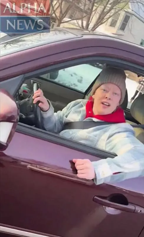 El video muestra a Renne solo decir unas palabras antes de que le dispararan / Especial