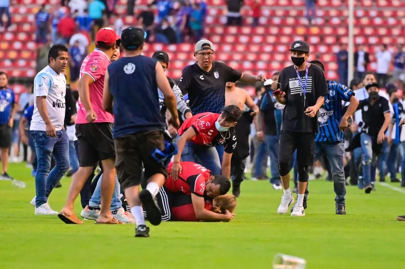 Las dos aficiones, de Gallos y de Atlas, se vieron involucradas en ese incidente