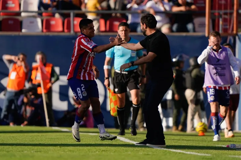 Gustavo Leal en celebración con Atlético San Luis