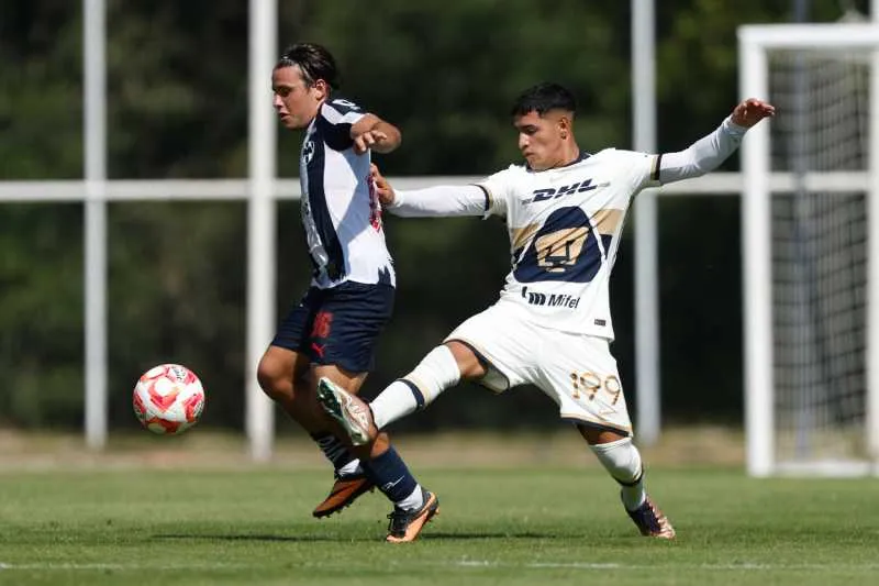 Busca debutar en primera división