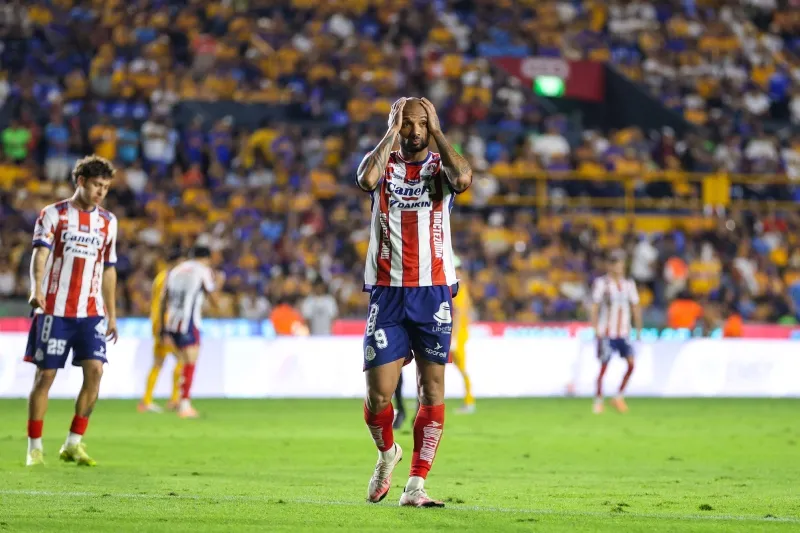 Fue suspendido por seis meses