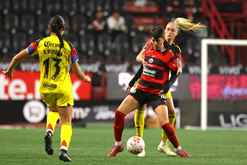 Isa Haas recibió un duro codazo en el rosteo