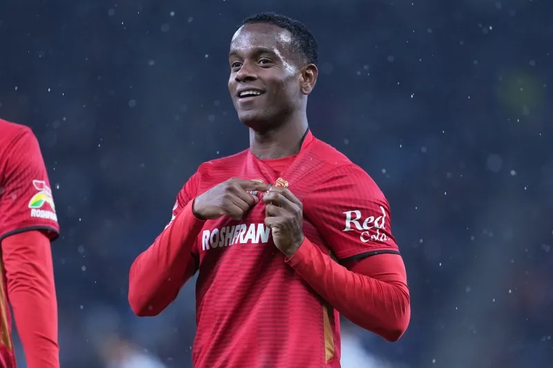 Helinho le dio a los Diablos su primera victoria