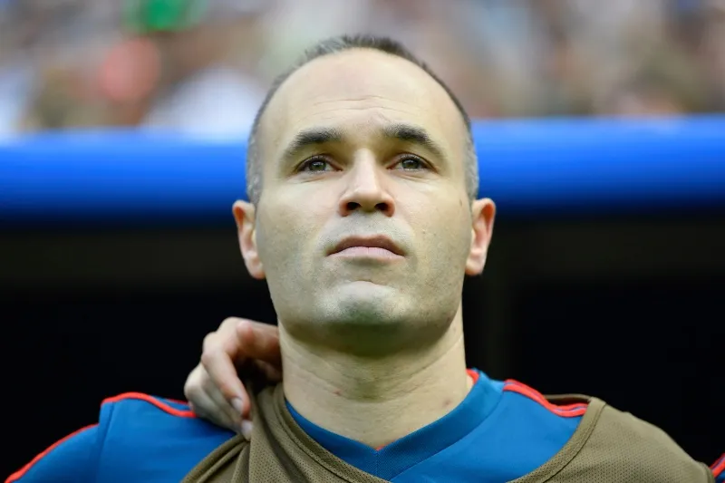 Abascal comparó a Mora con jugadores como Iniesta