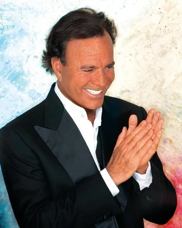 Julio Iglesias enfrenta dos denuncias por abuso y explotación laboral / IG: @julioiglesias