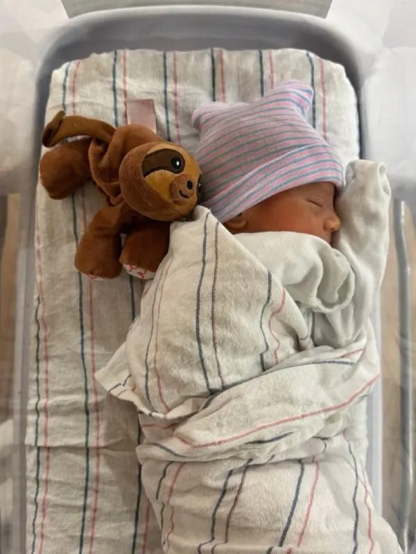 Con esta foto fue como dieron a conocer la llegada de su nuevo bebé / IG: @annakournikova