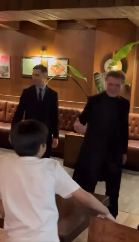 Luis Miguel llamó al niño para saludarlo de cerca / Redes Sociales