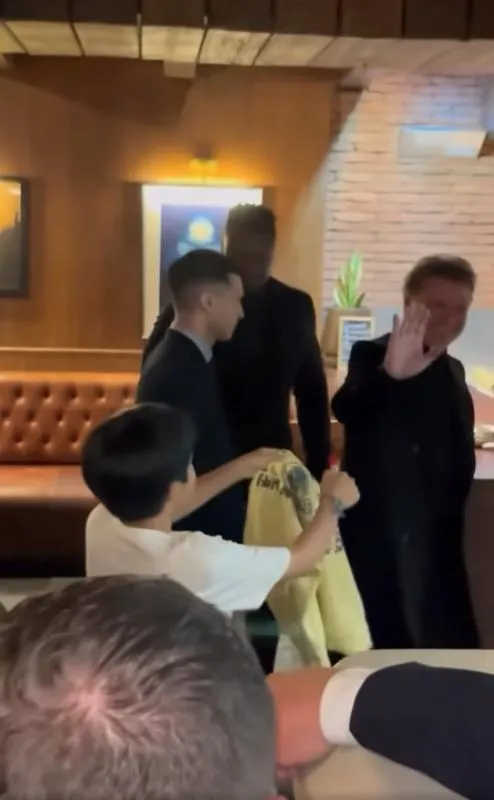 Al final, Luis Miguel se retiró sin dar más afecto a los seguidores / Redes Sociales