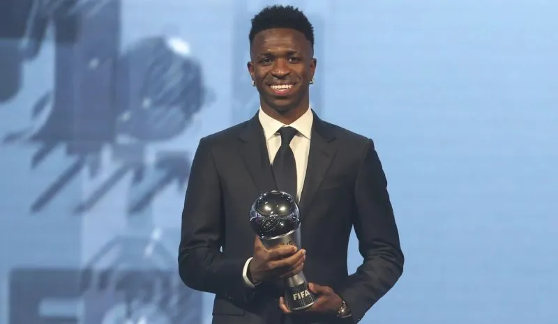 Vinicius Jr. con premio