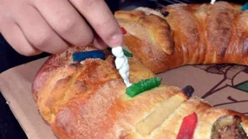 Los muñequitos de las roscas pueden salvar vidas / Redes Sociales