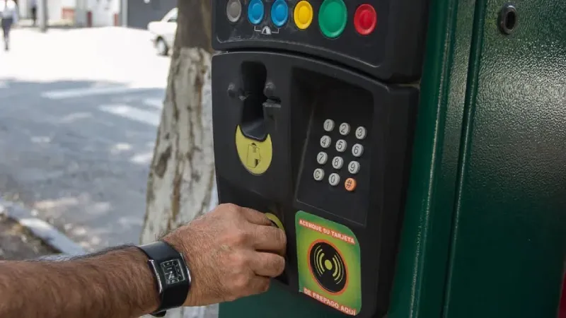 Checa dónde están las zonas de parquímetros para evitar multas / Redes Sociales