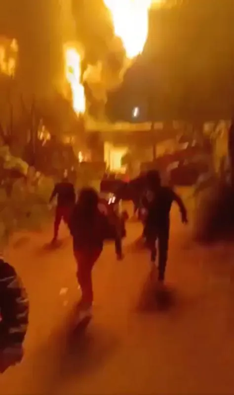 La gente tuvo que salir corriendo antes las explosiones de la pipa / Redes Sociales