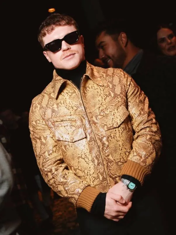 El boxeador mexicano Canelo Álvarez asistió a uno de los desfiles más exclusivos de Paris Fashion Week. / @canelo