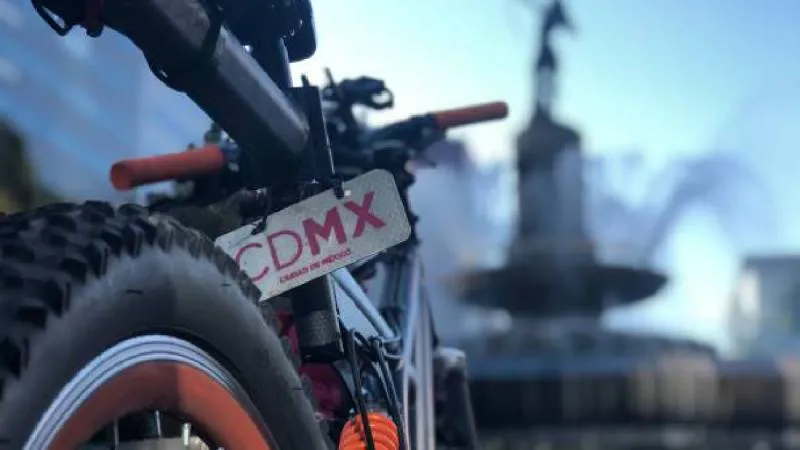 Las motos con placas emitidas a partir de 2021 pueden obtener el descuento total en la tenencia./ Pixabay