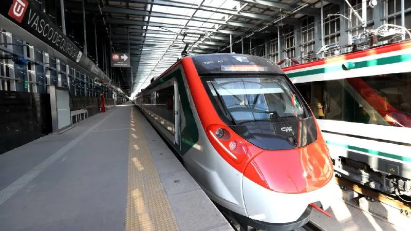 El Tren Interurbano México–Toluca, El Insurgente, se encuentra en la fase final de pruebas operativas en el tramo Santa Fe–Observatorio./ Gobierno de México