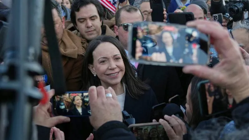 El gesto buscó destacar el respaldo de Estados Unidos a la lucha por la libertad en Venezuela./ AP