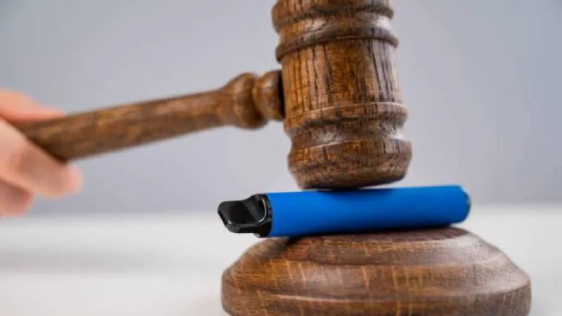 Los cigarros electrónicos con y sin nicotina están incluidos en la prohibición./ Pixabay