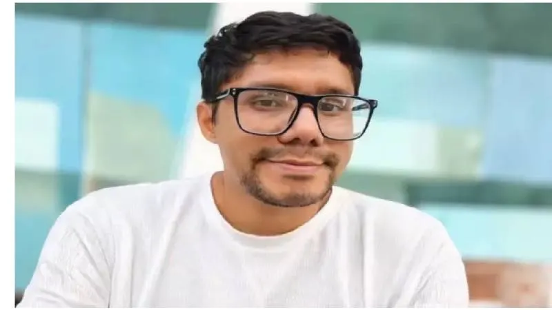 El profesor Leonardo Ariel Escobar Barrios denunció haber sido golpeado por elementos de la Guardia Nacional tras su detención en Nuevo León./ FB