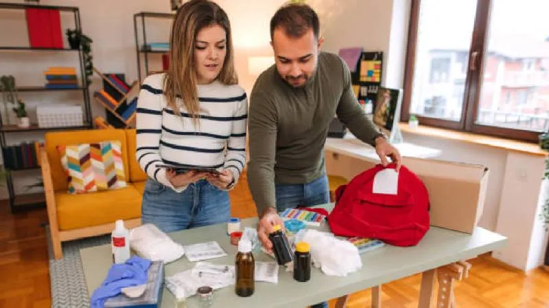 Un botiquín de primeros auxilios puede marcar la diferencia durante las primeras horas tras un temblor./ Pixabay