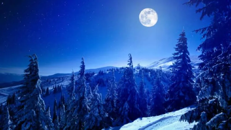 La mejor hora para apreciar la Luna de Nieve será después del anochecer, cuando el cielo esté oscuro y con poca contaminación lumínica./ Pixabay