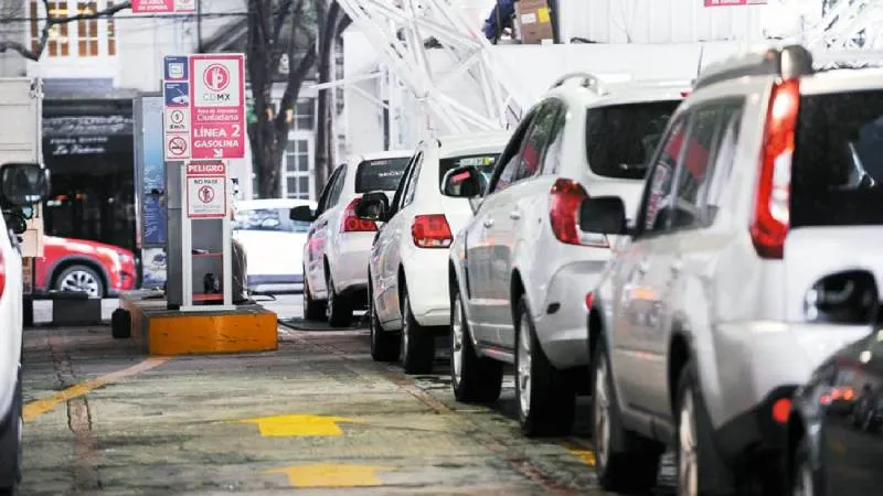 Cumplir con la verificación evita multas y restricciones a la circulación en la capital./ RS