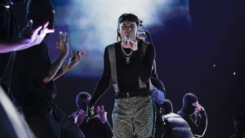 Peso Pluma anunció una nueva gira por Estados Unidos sin incluir fechas de conciertos en México./ AP