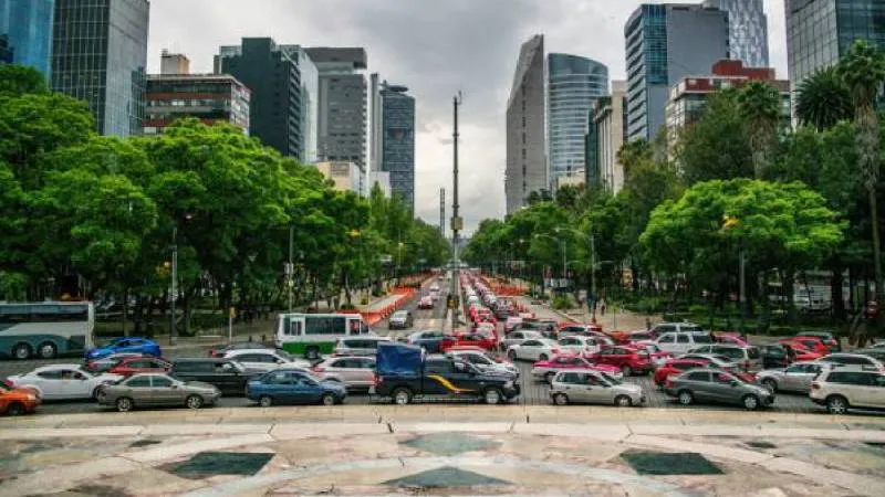 El holograma 00 permite a ciertos vehículos circular todos los días en la CDMX sin restricciones del programa Hoy No Circula./ Pixabay