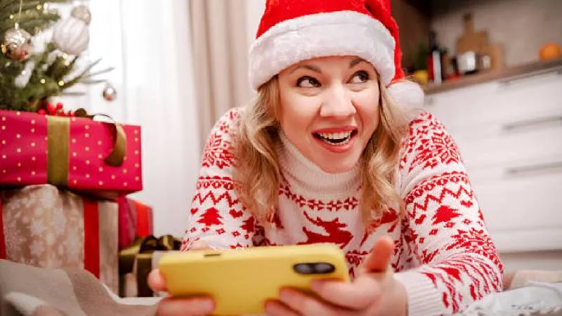 En Navidad, WhatsApp se convierte en una de las principales vías para compartir buenos deseos./ Pixabay