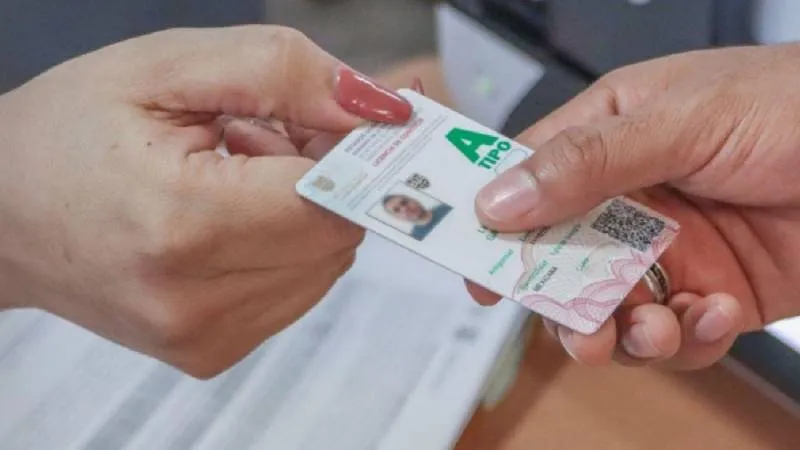 Algunos módulos atienden también los sábados, lo que facilita el proceso a quienes no pueden acudir entre semana./ X